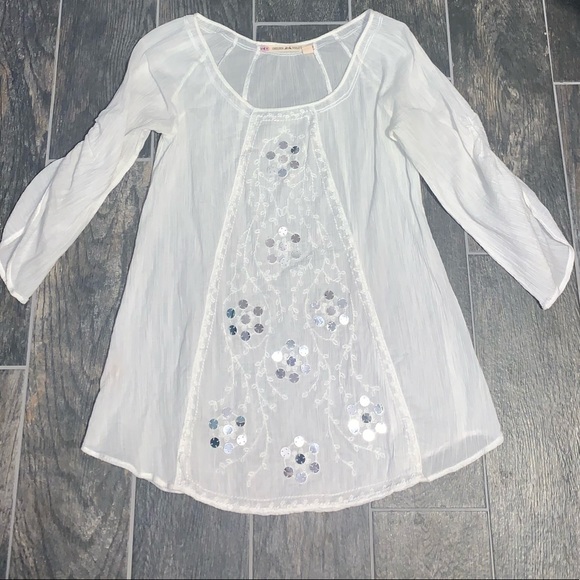 Chelsea & Violet Tops - Chelsea & Violet White 3/4 sleeve Embellished Embroidered Blouse - Size Medium